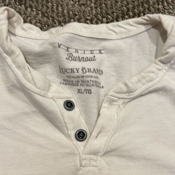 Mens Lucky Brand 2 Button tee size XL - Picture 3 of 3